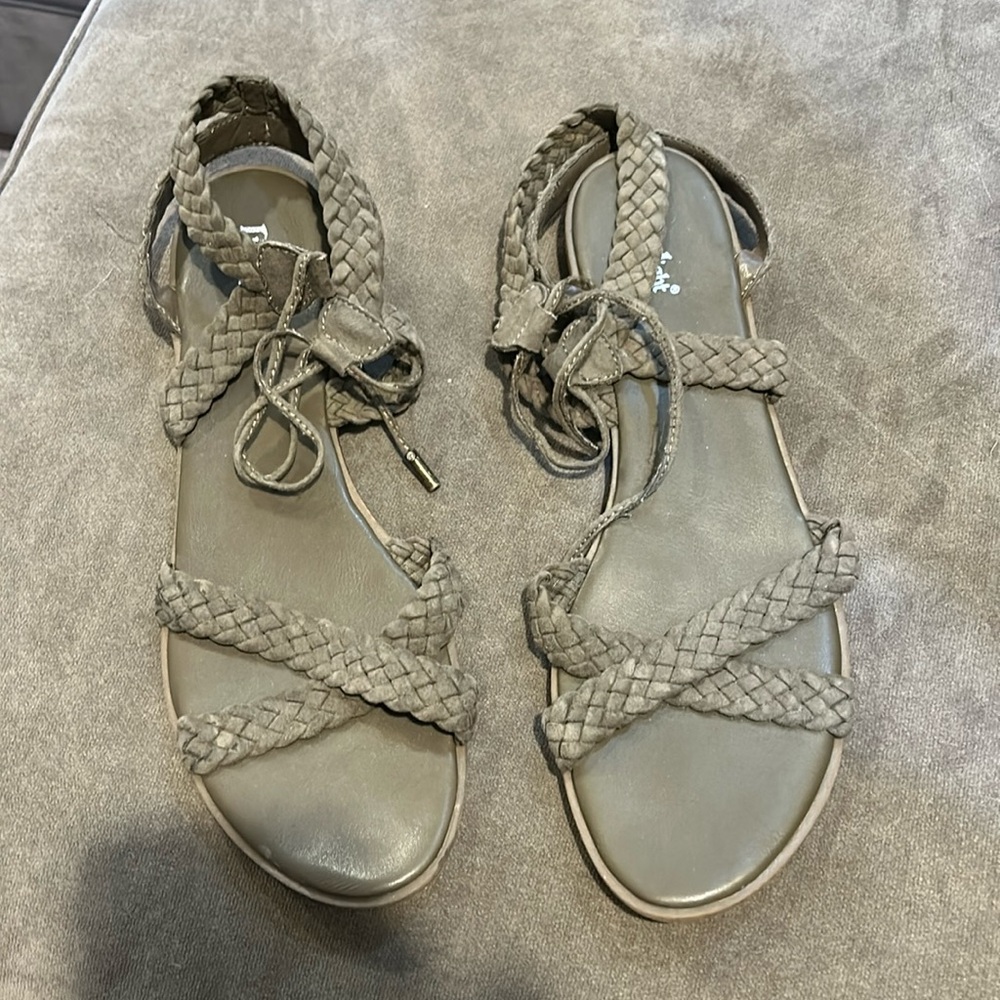 Limelight sandals size 11